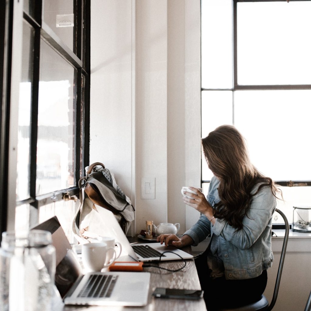 Online Spanish Classes with Mzansi Communications › MFLA › MFLA CropentropycstinysrgbfitmaxfmjpgixidMnw1Mzc1fDB8MXxzZWFyY2h8Nnx8Y29tcHV0ZXIlMjBjbGFzc2VzfGVufDB8fHx8MTYyNTU1Mzg0Mwixlibrb 1.2.1q80w1080type